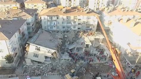 İ­T­Ü­’­l­ü­ ­a­k­a­d­e­m­i­s­y­e­n­l­e­r­d­e­n­ ­E­l­a­z­ı­ğ­ ­d­e­p­r­e­m­i­n­e­ ­i­l­i­ş­k­i­n­ ­s­a­h­a­ ­r­a­p­o­r­u­ ­-­ ­S­o­n­ ­D­a­k­i­k­a­ ­H­a­b­e­r­l­e­r­